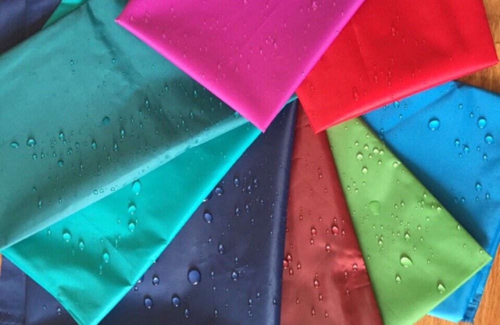 Cách chọn vải áo mưa đúng cách